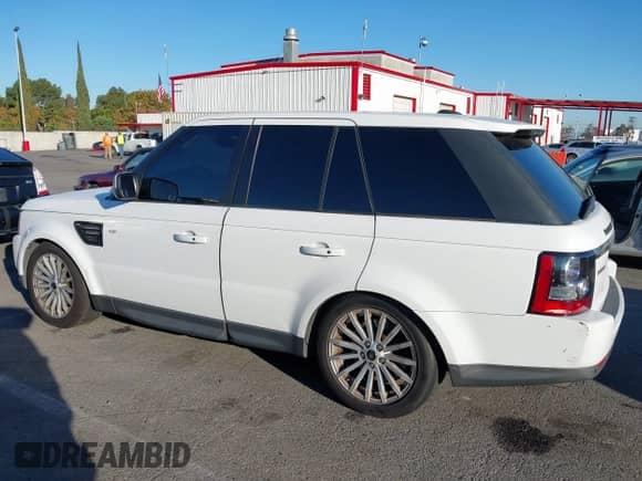 2013 Land Rover Range Rover Sport HSE с VIN SALSF2D42DA775280, выставлен на аукционе IAAI как лот 43476550 с пробегом 138 838 миль миль и . История ставок и продаж доступна на DreamBid. Изображение 14.