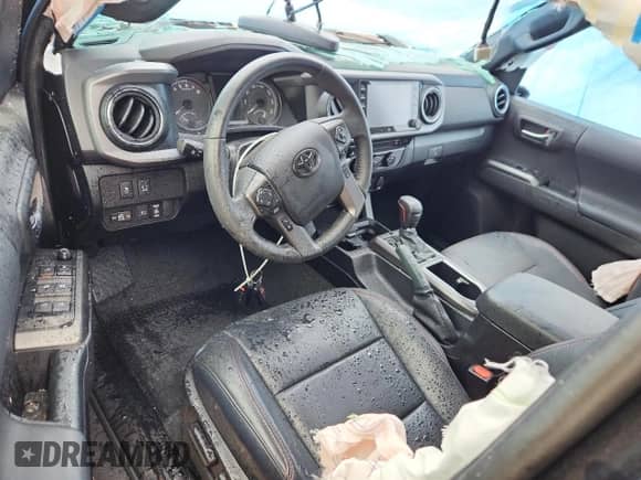 2022 Toyota Tacoma SR z VIN 3TYCZ5AN8NT066752, wystawiony jako Copart lot #70683985 z przebiegiem Nie podano mil oraz Szkoda całkowita • Salvage title. Historia ofert i sprzedaży dostępna na DreamBid. Obrazek 8.