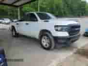 2023 Ram 1500 Tradesman z VIN 1C6RRFGG5PN615232, wystawiony jako Copart lot #54852245 z przebiegiem 65 912 mil mil oraz Czysty tytuł • Clean title. Historia ofert i sprzedaży dostępna na DreamBid. Obrazek 4.