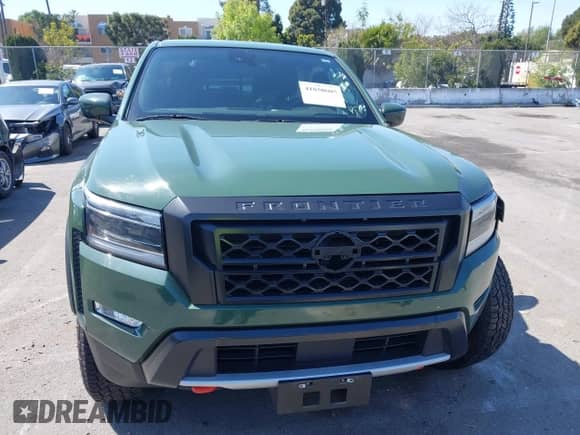 2024 Nissan Frontier SV z VIN 1N6ED1EJ3RN603295, wystawiony jako IAAI lot #41850605 z przebiegiem 10 143 mil mil oraz . Historia ofert i sprzedaży dostępna na DreamBid. Obrazek 13.