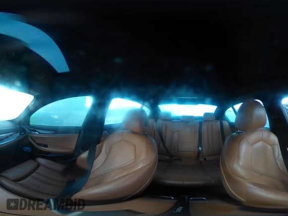 2019 BMW 5 Series 530e xDrive z VIN WBAJB1C54KB375146, wystawiony jako IAAI lot #43233813 z przebiegiem 79 646 mil mil oraz . Historia ofert i sprzedaży dostępna na DreamBid. Obrazek 19.