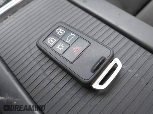 2015 Volvo S60 с VIN YV126MFA6F1311511, выставлен на аукционе IAAI как лот 41696723 с пробегом 136 780 миль миль и . История ставок и продаж доступна на DreamBid. Изображение 11.