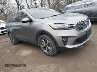 2019 Kia Sorento EX z VIN 5XYPH4A56KG526607, wystawiony jako IAAI lot #41748760 z przebiegiem 111 902 mil mil oraz . Historia ofert i sprzedaży dostępna na DreamBid. Obrazek 1.