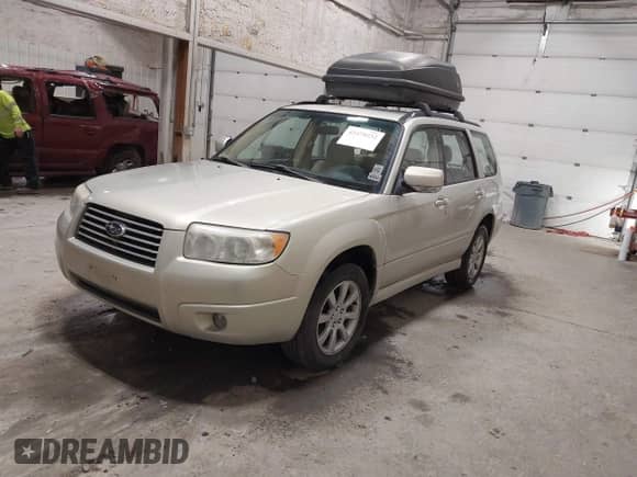 2006 Subaru Forester X с VIN JF1SG65696H700586, выставлен на аукционе IAAI как лот 42478232 с пробегом 140 447 миль миль и . История ставок и продаж доступна на DreamBid. Изображение 17.