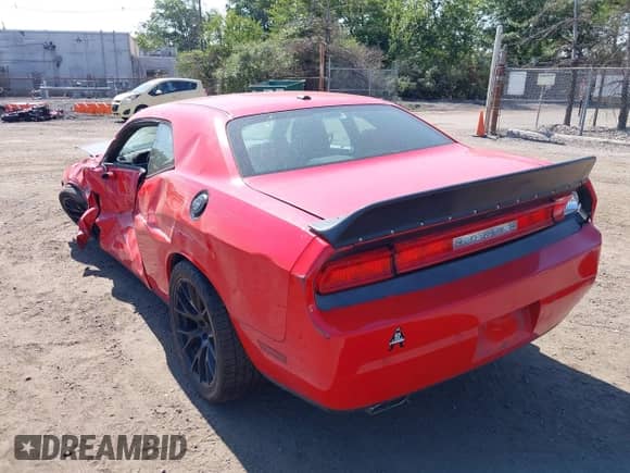 2014 Dodge Challenger R/T z VIN 2C3CDYBT0EH152777, wystawiony jako IAAI lot #42942496 z przebiegiem Nie podano mil oraz . Historia ofert i sprzedaży dostępna na DreamBid. Obrazek 3.