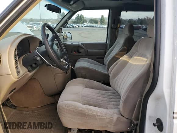 2002 Chevrolet Astro с VIN 1GNEL19X52B103528, выставлен на аукционе Copart как лот 86929124 с пробегом 170 589 миль миль и Чистый • Clean title. История ставок и продаж доступна на DreamBid. Изображение 7.