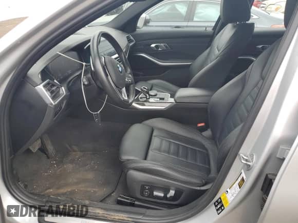 2021 BMW 3 Series 330i xDrive z VIN WBA5R7C0XMFK36218, wystawiony jako Copart lot #62274005 z przebiegiem 47 467 mil mil oraz Szkoda całkowita • Salvage title. Historia ofert i sprzedaży dostępna na DreamBid. Obrazek 7.