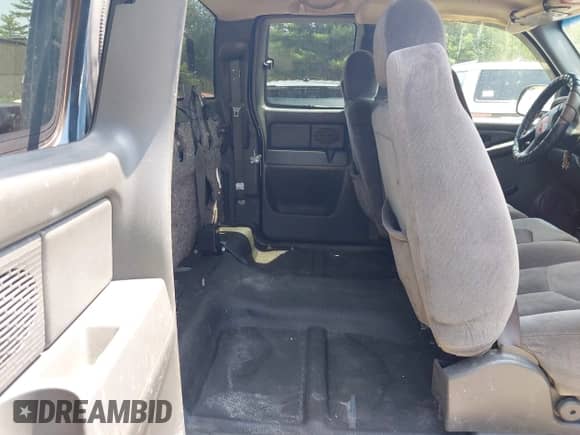 2006 GMC Sierra 1500 SLT with VIN 1GTEK19BX6Z201399, listed as a IAAI auction lot 42508588 with 154,819 mi miles and . Bid and sale history available at DreamBid. Image 8.