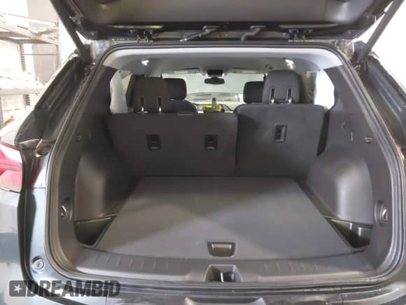 2019 Chevrolet Blazer z VIN 3GNKBGRS8KS605208, wystawiony jako IAAI lot #41938937 z przebiegiem 25 314 mil mil oraz . Historia ofert i sprzedaży dostępna na DreamBid. Obrazek 18.