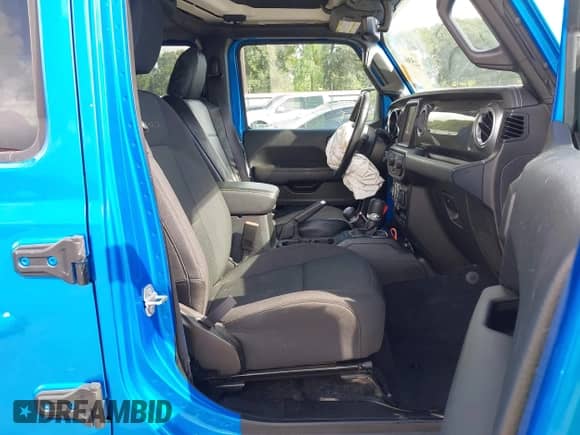 2022 Jeep Wrangler Unlimited Sahara with VIN 1C4HJXENXNW118607, listed as a IAAI auction lot 42536834 with 29,917 mi miles and . Bid and sale history available at DreamBid. Image 5.