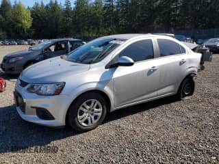 2018 Chevrolet Sonic LS с VIN 1G1JB5SH5J4117333, выставлен на аукционе Copart как лот 53518245 с пробегом 40 331 миль миль и Списание • Salvage title. История ставок и продаж доступна на DreamBid. Изображение 1.