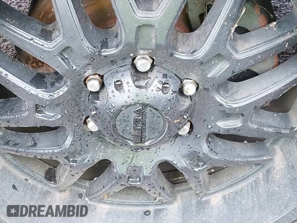 2009 Chevrolet Suburban LTZ z VIN 1GNFK36399R290858, wystawiony jako IAAI lot #42738830 z przebiegiem 214 790 mil mil oraz . Historia ofert i sprzedaży dostępna na DreamBid. Obrazek 17.