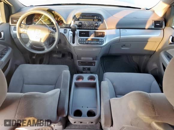 2010 Honda Odyssey EX with VIN 5FNRL3H55AB065929, listed as a Copart auction lot 84702455 with 197,441 mi miles and Clean title. Bid and sale history available at DreamBid. Image 8.