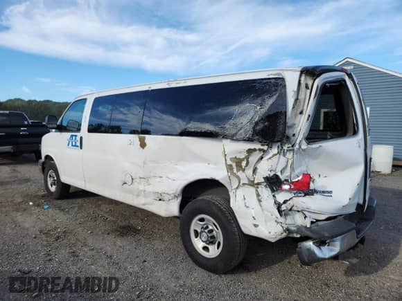 2009 Chevrolet Express Passenger с VIN 1GAHG39K191181663, выставлен на аукционе Copart как лот 81134355 с пробегом 39 481 миль миль и Чистый • Clean title. История ставок и продаж доступна на DreamBid. Изображение 2.