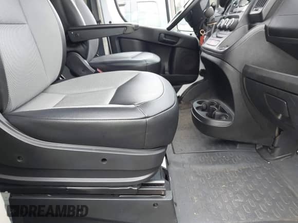 2021 Ram ProMaster Cargo with VIN 3C6LRVAGXME559894, listed as a IAAI auction lot 41709783 with 94,750 mi miles and . Bid and sale history available at DreamBid. Image 5.