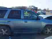 2006 Chevrolet TrailBlazer LT z VIN 1GNDT13S462316677, wystawiony jako IAAI lot #41922730 z przebiegiem 153 626 mil mil oraz . Historia ofert i sprzedaży dostępna na DreamBid. Obrazek 14.