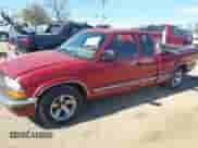 2000 Chevrolet S-10 LS с VIN 1GCCS19W4Y8156740, выставлен на аукционе IAAI как лот 40663715 с пробегом 276 781 миль миль и . История ставок и продаж доступна на DreamBid. Изображение 18.