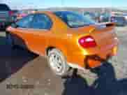 2005 Dodge Neon SXT z VIN 1B3ES56C75D264803, wystawiony jako IAAI lot #41688260 z przebiegiem 104 336 mil mil oraz . Historia ofert i sprzedaży dostępna na DreamBid. Obrazek 3.