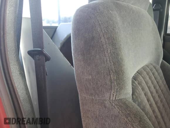 1995 Chevrolet S-10 LS с VIN 1GCCS19Z3S8215696, выставлен на аукционе Copart как лот 62581905 с пробегом 239 826 миль миль и Списание • Salvage title. История ставок и продаж доступна на DreamBid. Изображение 10.