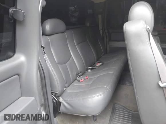 2005 Chevrolet Silverado 1500 Z71 with VIN 1GCEK19B45E303688, listed as a IAAI auction lot 43338912 with 181,123 mi miles and . Bid and sale history available at DreamBid. Image 8.