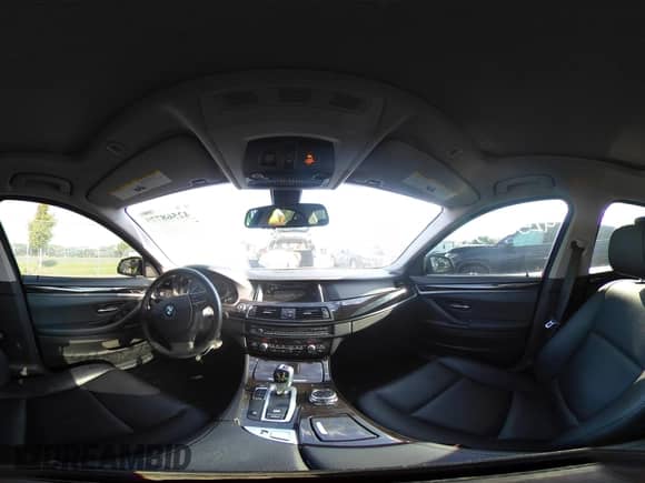 2014 BMW 5 Series 528i xDrive с VIN WBA5A7C50ED612098, выставлен на аукционе IAAI как лот 42568775 с пробегом 31 475 миль миль и . История ставок и продаж доступна на DreamBid. Изображение 18.