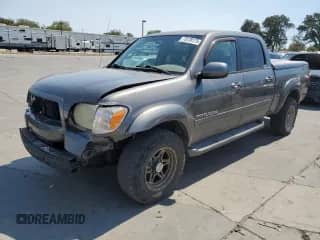 2005 Toyota Tundra Limited z VIN 5TBDT48195S498693, wystawiony jako Copart lot #70139175 z przebiegiem 410 940 mil mil oraz Szkoda całkowita • Salvage title. Historia ofert i sprzedaży dostępna na DreamBid. Obrazek 1.