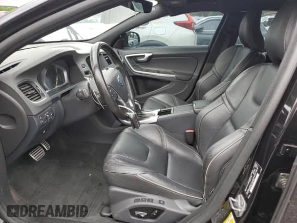 2016 Volvo S60 T5 Drive-E R-Design Special Edition с VIN YV126MFP4G2395280, выставлен на аукционе Copart как лот 66332204 с пробегом 73 358 миль миль и Списание • Salvage title. История ставок и продаж доступна на DreamBid. Изображение 7.