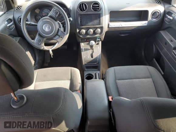 2014 Jeep Compass Sport z VIN 1C4NJDBB9ED544845, wystawiony jako Copart lot #81043775 z przebiegiem 61 554 mil mil oraz Czysty tytuł • Clean title. Historia ofert i sprzedaży dostępna na DreamBid. Obrazek 8.