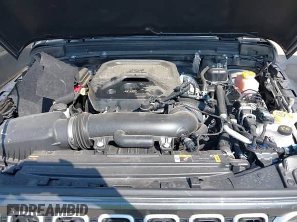 2025 Jeep Wrangler Sahara z VIN 1C4PJXEN5SW525130, wystawiony jako IAAI lot #43257826 z przebiegiem 5 387 mil mil oraz . Historia ofert i sprzedaży dostępna na DreamBid. Obrazek 10.