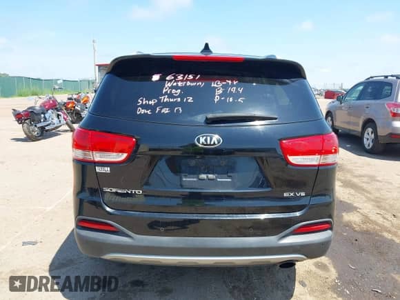 2016 Kia Sorento EX с VIN 5XYPH4A57GG107205, выставлен на аукционе IAAI как лот 42618808 с пробегом 82 307 миль миль и . История ставок и продаж доступна на DreamBid. Изображение 17.