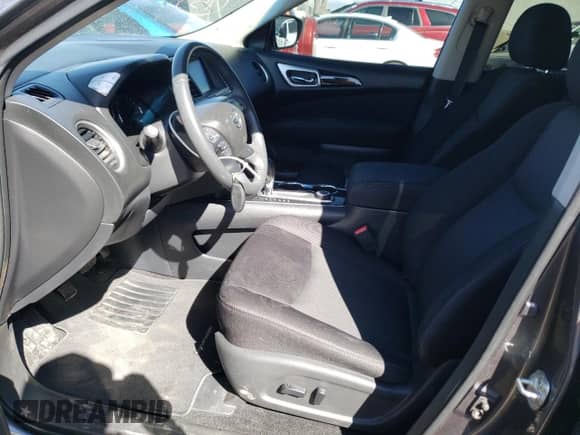 2017 Nissan Pathfinder SL z VIN 5N1DR2MM3HC677839, wystawiony jako Copart lot #42893173 z przebiegiem 95 776 mil mil oraz . Historia ofert i sprzedaży dostępna na DreamBid. Obrazek 7.