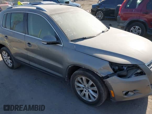 2009 Volkswagen Tiguan S с VIN WVGAV75N29W003913, выставлен на аукционе IAAI как лот 43018797 с пробегом 147 904 миль миль и . История ставок и продаж доступна на DreamBid. Изображение 6.