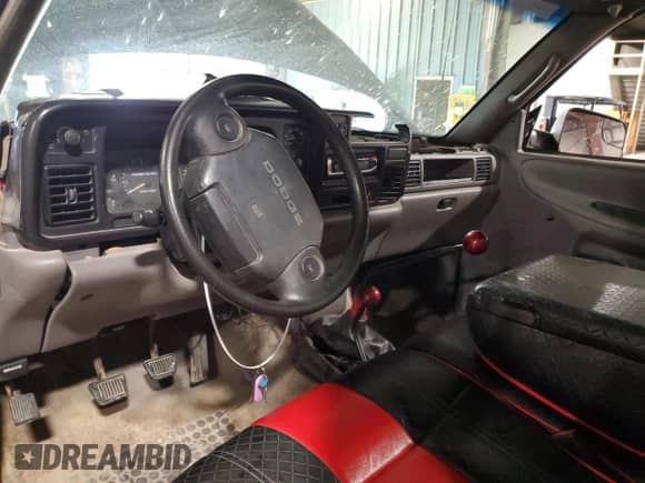 1996 Dodge 1500 with VIN 1B7HC16Y2TS563282, listed as a Copart auction lot 69283145 with 190,945 mi miles and Salvage title. Bid and sale history available at DreamBid. Image 8.