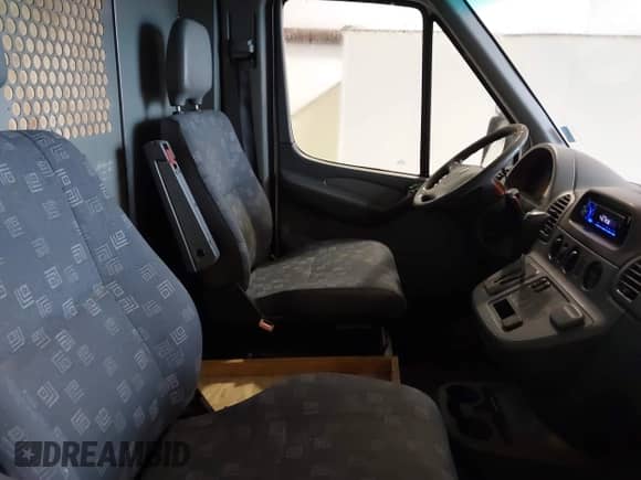 2005 Dodge Sprinter with VIN WD2PD444255755392, listed as a IAAI auction lot 42353480 with 253,033 mi miles and . Bid and sale history available at DreamBid. Image 5.