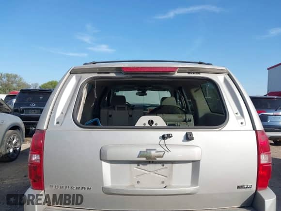 2009 Chevrolet Suburban LTZ с VIN 1GNFC36079R154425, выставлен на аукционе IAAI как лот 41827144 с пробегом 282 999 миль миль и . История ставок и продаж доступна на DreamBid. Изображение 6.