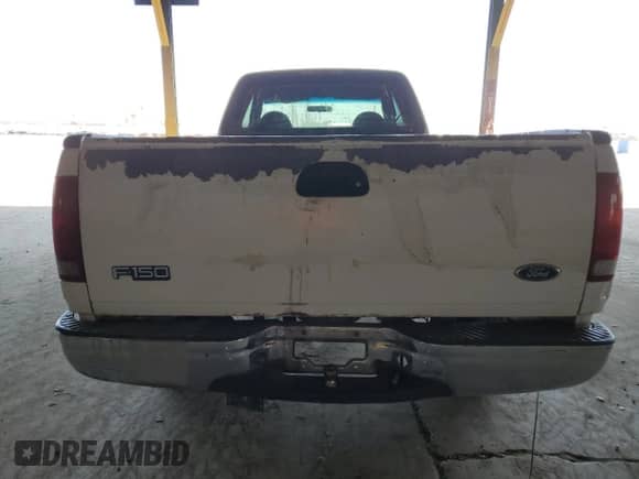 2000 Ford F-150 XL z VIN 1FTRX17W0YKA76241, wystawiony jako Copart lot #68135235 z przebiegiem Nie podano mil oraz Szkoda całkowita • Salvage title. Historia ofert i sprzedaży dostępna na DreamBid. Obrazek 6.