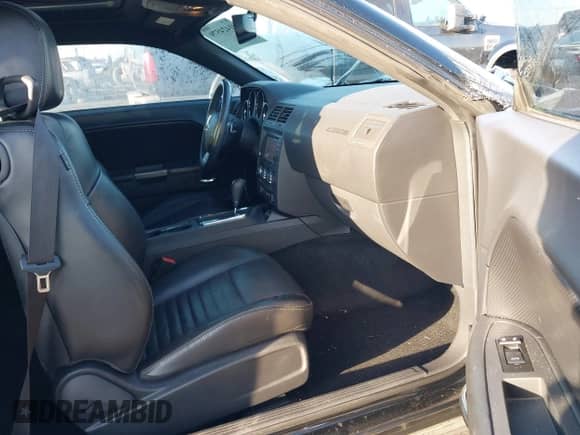 2013 Dodge Challenger R/T с VIN 2C3CDYBT1DH501055, выставлен на аукционе IAAI как лот 41424579 с пробегом 156 492 миль миль и . История ставок и продаж доступна на DreamBid. Изображение 5.