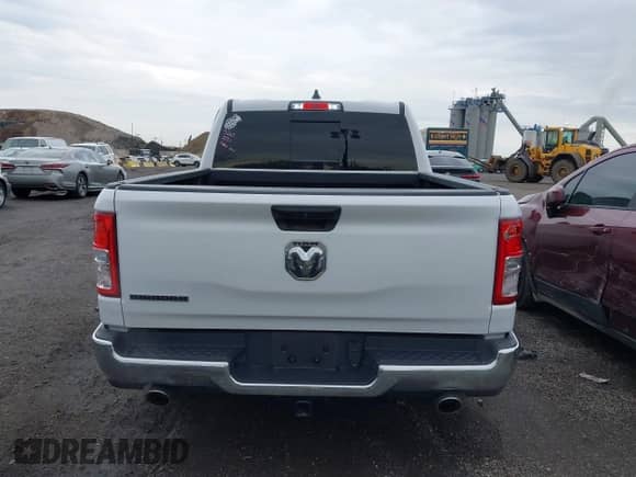 2024 Ram 1500 Big Horn z VIN 1C6SRFFT6RN115065, wystawiony jako IAAI lot #41997639 z przebiegiem 15 453 mil mil oraz . Historia ofert i sprzedaży dostępna na DreamBid. Obrazek 17.