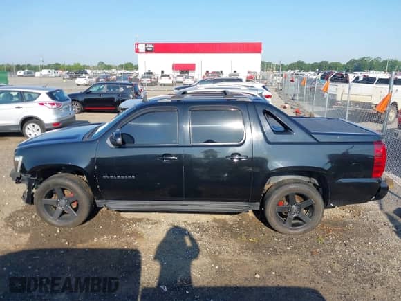 2011 Chevrolet Avalanche LS с VIN 3GNMCEE05BG291728, выставлен на аукционе IAAI как лот 42567854 с пробегом 190 621 миль миль и . История ставок и продаж доступна на DreamBid. Изображение 14.