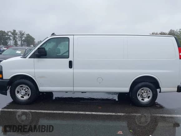 2018 Chevrolet Express Cargo с VIN 1GCWGAFP5J1333483, выставлен на аукционе IAAI как лот 43444537 с пробегом 396 357 миль миль и . История ставок и продаж доступна на DreamBid. Изображение 14.