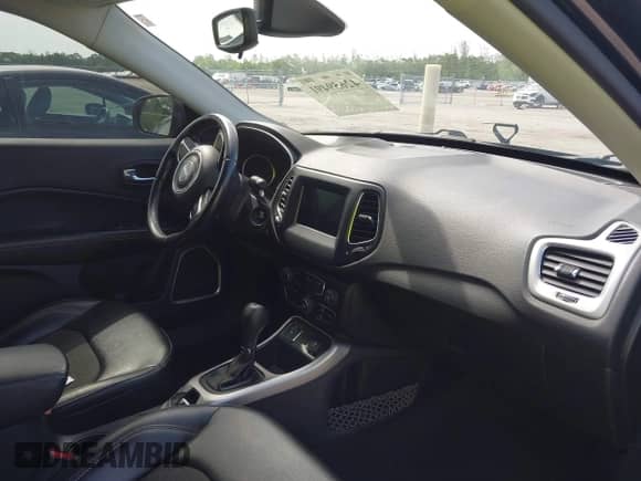 2020 Jeep Compass Latitude with VIN 3C4NJCBB5LT235035, listed as a IAAI auction lot 42659491 with 60,535 mi miles and . Bid and sale history available at DreamBid. Image 5.