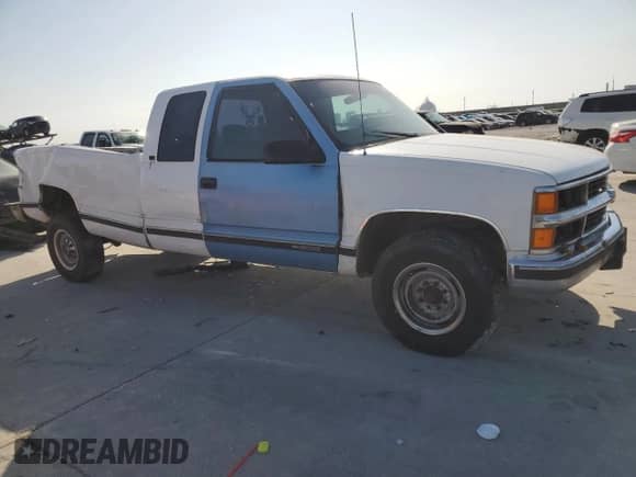 1998 Chevrolet Silverado 2500 z VIN 1GCGC29R3WE237595, wystawiony jako Copart lot #51907315 z przebiegiem 254 549 mil mil oraz Szkoda całkowita • Salvage title. Historia ofert i sprzedaży dostępna na DreamBid. Obrazek 4.