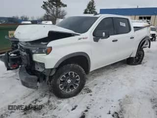 2024 Chevrolet Silverado 1500 ZR2 z VIN 3GCUDHEL7RG290768, wystawiony jako Copart lot #46303285 z przebiegiem 5 386 mil mil oraz Szkoda całkowita • Salvage title. Historia ofert i sprzedaży dostępna na DreamBid. Obrazek 1.