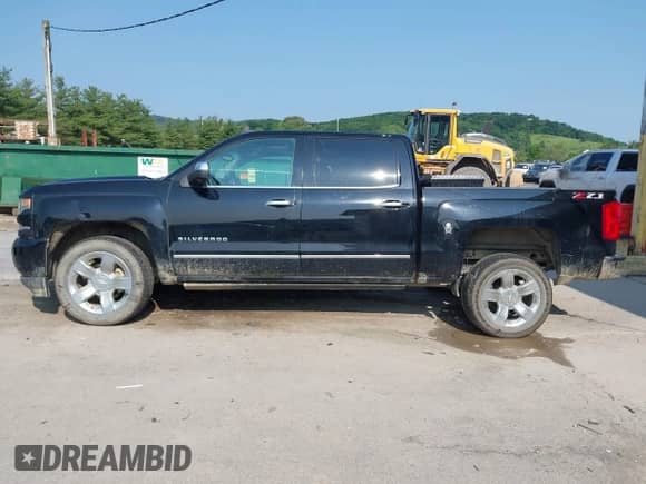 2018 Chevrolet Silverado 1500 LTZ with VIN 3GCUKSEC0JG533022, listed as a IAAI auction lot 42470337 with 76,640 mi miles and . Bid and sale history available at DreamBid. Image 14.