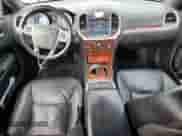 2012 Chrysler 300 Limited z VIN 2C3CCACG7CH279681, wystawiony jako Copart lot #83852145 z przebiegiem 105 752 mil mil oraz Szkoda całkowita • Salvage title. Historia ofert i sprzedaży dostępna na DreamBid. Obrazek 8.