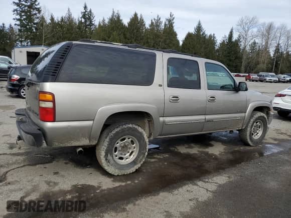 2000 Chevrolet Suburban LS с VIN 3GNGK26U3YG172343, выставлен на аукционе Copart как лот 47106575 с пробегом 339 445 миль миль и Чистый • Clean title. История ставок и продаж доступна на DreamBid. Изображение 3.