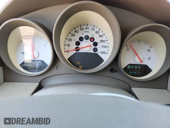 2008 Dodge Caliber SE z VIN 1B3HB28B68D670513, wystawiony jako Copart lot #81050385 z przebiegiem 137 977 mil mil oraz Szkoda całkowita • Salvage title. Historia ofert i sprzedaży dostępna na DreamBid. Obrazek 9.