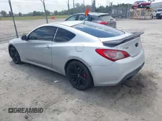 2010 Hyundai Genesis Coupe Track с VIN KMHHT6KD5AU013197, выставлен на аукционе IAAI как лот 43107289 с пробегом 197 403 миль миль и . История ставок и продаж доступна на DreamBid. Изображение 3.