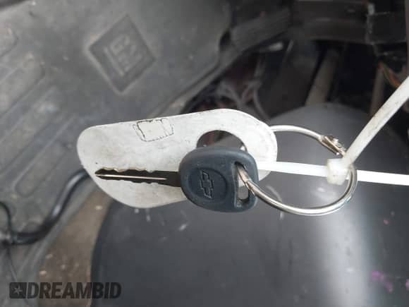 2001 Chevrolet Express с VIN 1GBHG39R111196645, выставлен на аукционе IAAI как лот 42415730 с пробегом 102 395 миль миль и . История ставок и продаж доступна на DreamBid. Изображение 11.