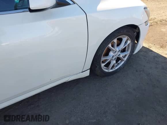 2013 Nissan Maxima SV z VIN 1N4AA5AP4DC818514, wystawiony jako IAAI lot #41647195 z przebiegiem 143 476 mil mil oraz . Historia ofert i sprzedaży dostępna na DreamBid. Obrazek 12.